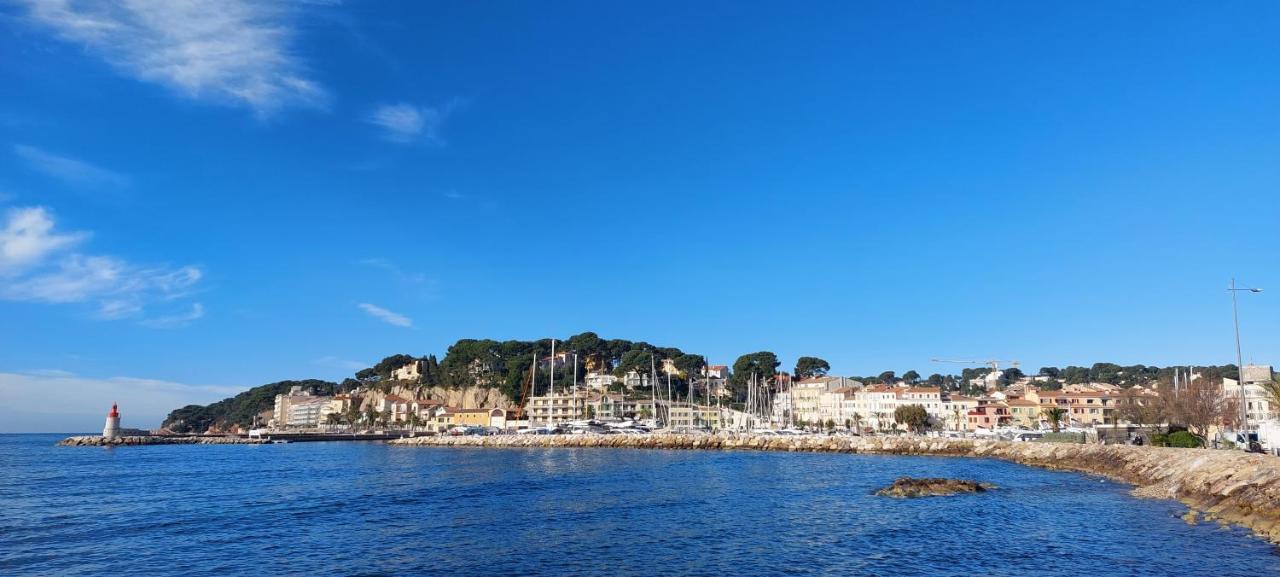 Grand T3 Lumineux Spacieux Propre, Tout Confort, Parking, Ascenseur, Emplacement Central Unique, Port-Commerces-Mer Et Plages A Pied, Location Du Samedi Au Samedi Sanary-sur-Mer Exteriör bild