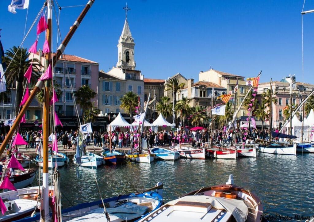 Grand T3 Lumineux Spacieux Propre, Tout Confort, Parking, Ascenseur, Emplacement Central Unique, Port-Commerces-Mer Et Plages A Pied, Location Du Samedi Au Samedi Sanary-sur-Mer Exteriör bild